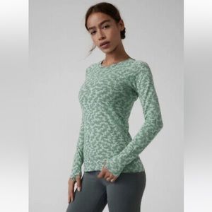 Athleta Momentum Printed Top, Long-Sleeve, Size M Medium, Winterfrost Mint Green